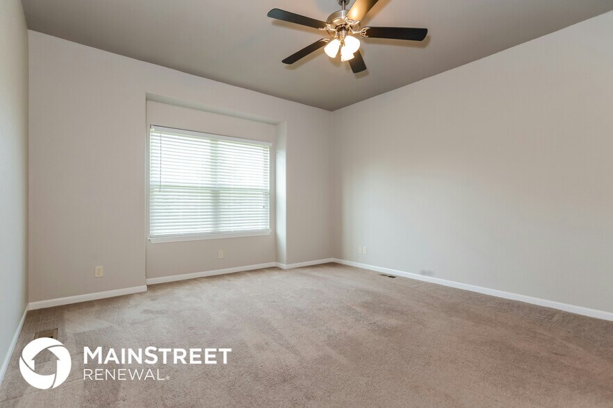 Building Photo - 203 NE Kim Ct