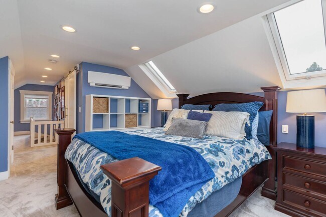 Building Photo - 4bd/3ba Seattle Home