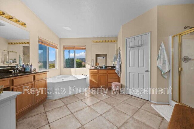 Building Photo - 38276 Pine Creek Pl