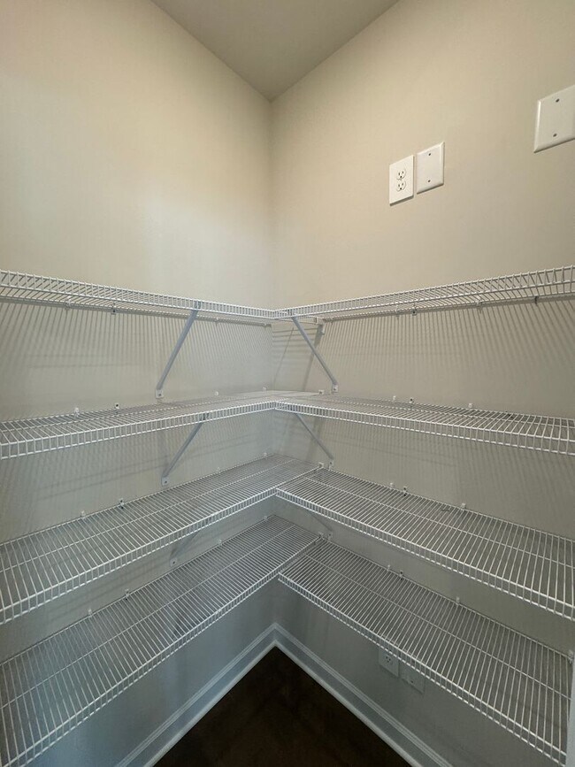 Building Photo - 3BR/2.5BA Townhouse in Monroe