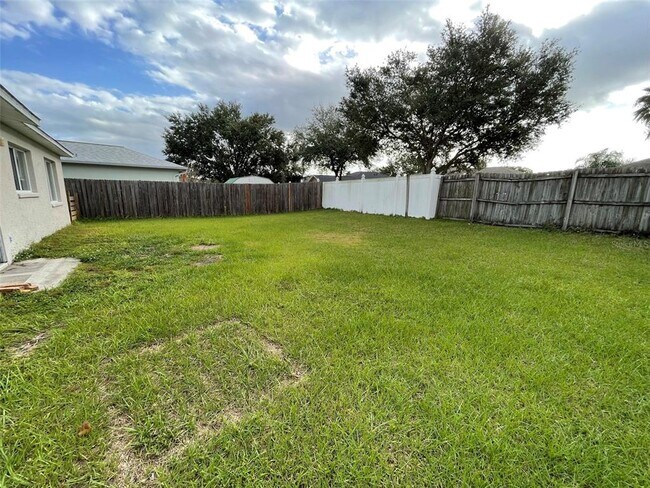 Building Photo - 12115 Feldwood Creek Ln