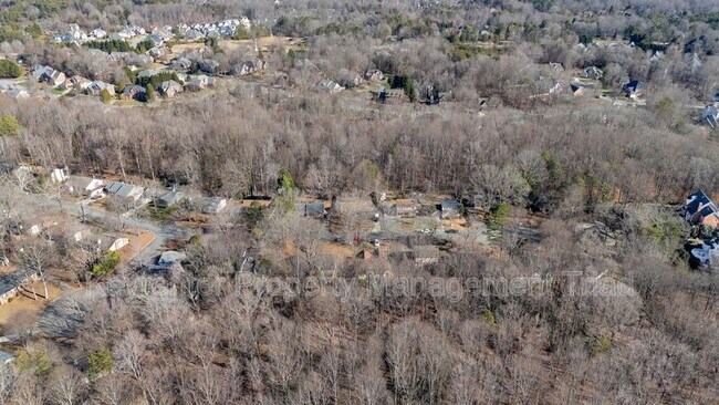 Building Photo - 5110 N Oaks Dr