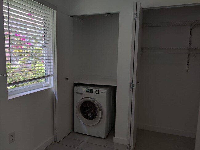 Building Photo - 740 Meridian Ave