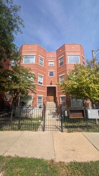 Building Photo - 3536 W Monroe St