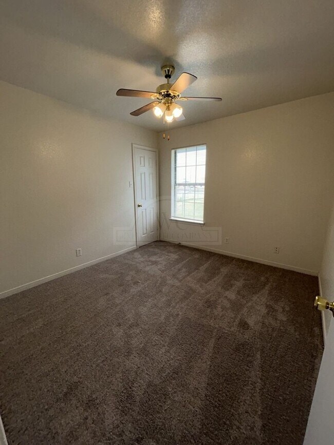 Building Photo - 2204 Wright Way