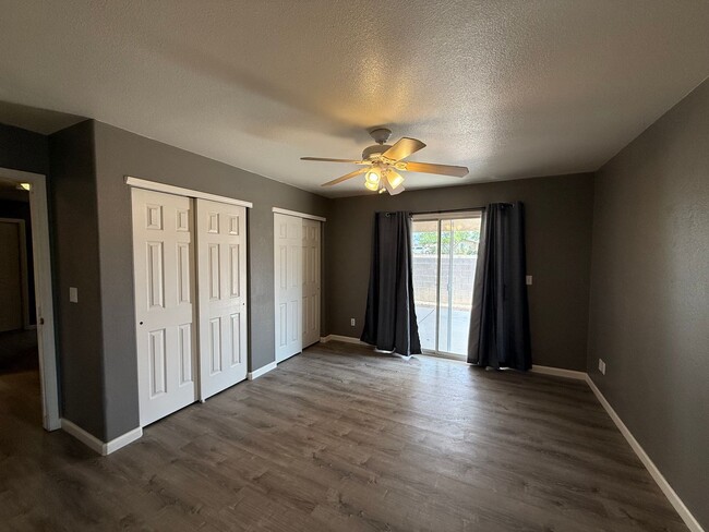Building Photo - 3 Bedroom 2 Bathroom Home