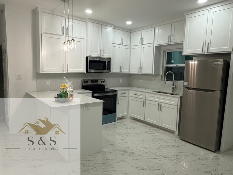 Building Photo - 11306 N 24th St