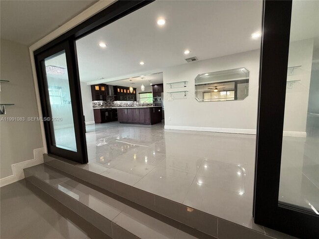 Building Photo - 5488 Fearnley Rd