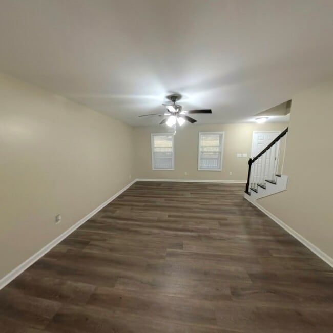 Building Photo - 182 N Burson Ave
