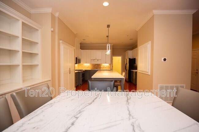 Building Photo - 4701-12 Turnberry Ln