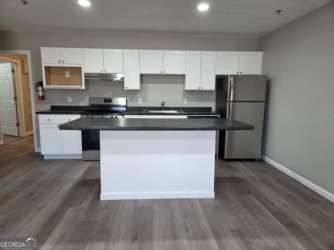 Building Photo - 311 Jerriel St