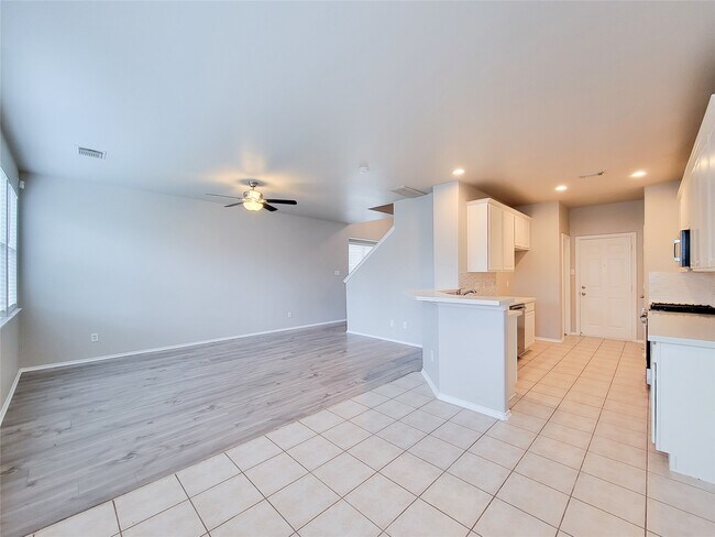 Building Photo - 3014 Loganberry Park Ln