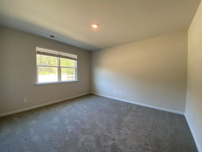 Building Photo - Brand new construction home in the desirable Brunswick Forest subdivision