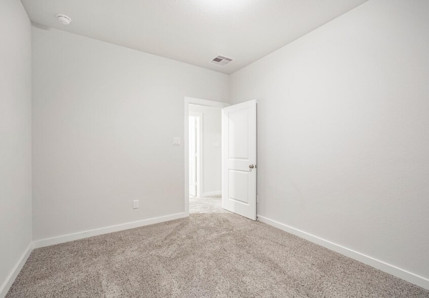Building Photo - 27028 Hidden Rock Ct