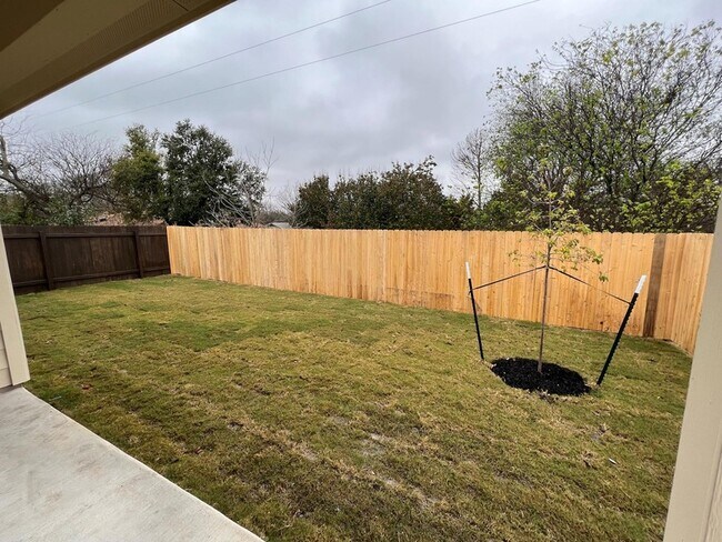 Building Photo - 704 Falkland Trace