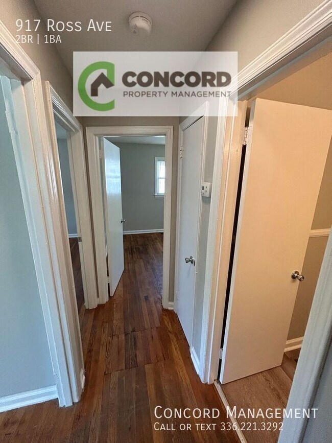 Building Photo - 917 Ross Ave