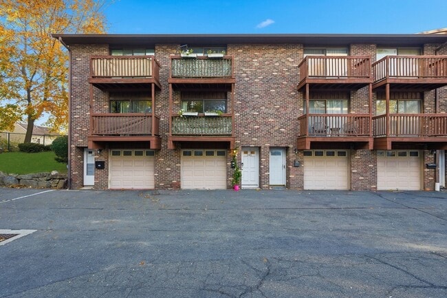 Building Photo - 382 Knapps Hwy