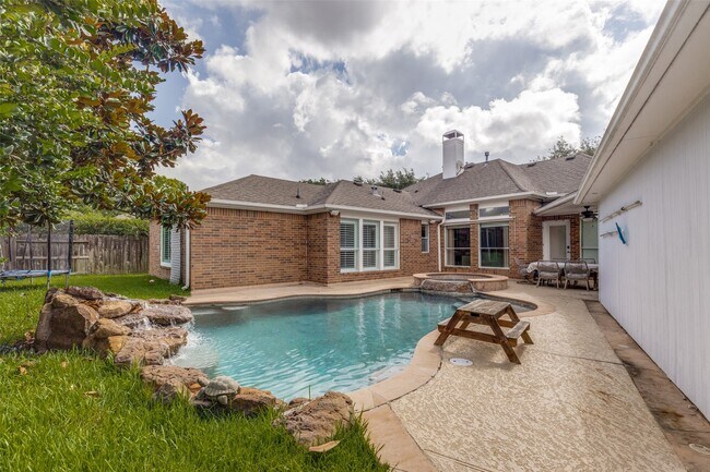 Building Photo - 1734 Heddon Falls Dr