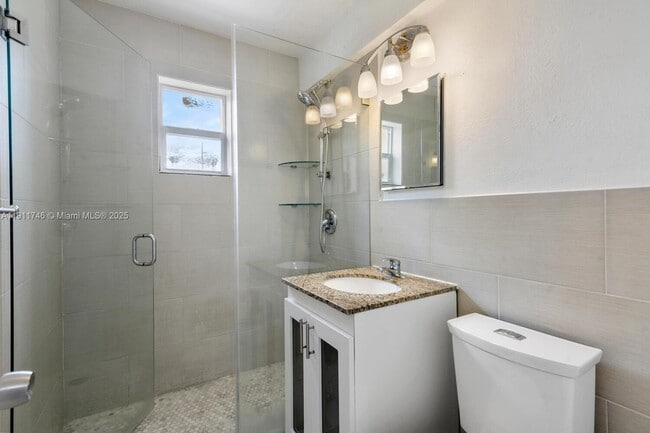 Building Photo - 241 S Royal Poinciana Blvd