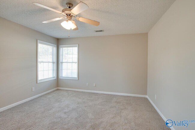 Building Photo - 530 Wade Rd