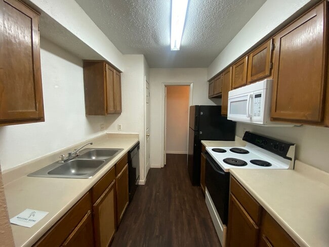Building Photo - North Austin Living in The Affordable 2 Bedroom