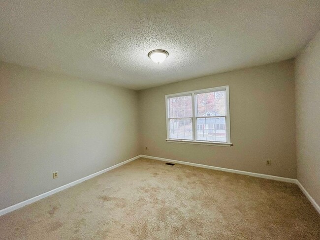 Building Photo - 308 Poplar St