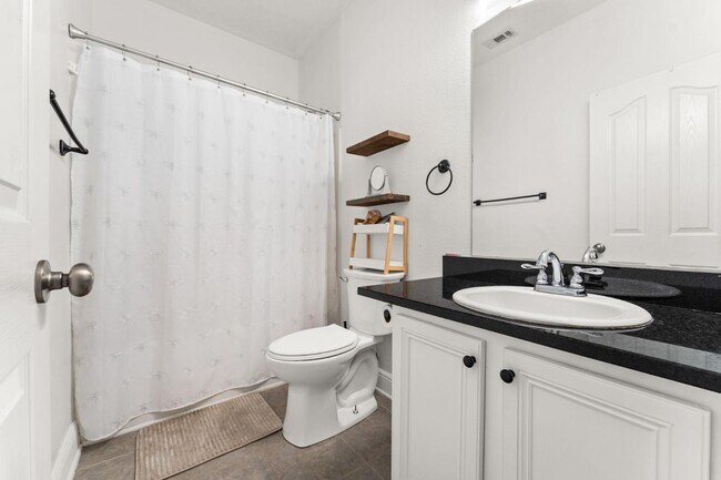 Building Photo - 486 Fanny Ann Way