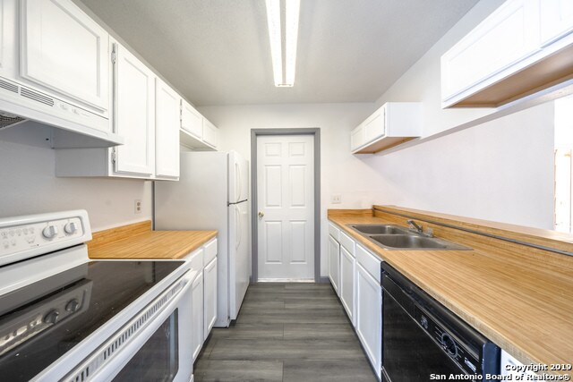 Building Photo - 5241 Gawain Dr