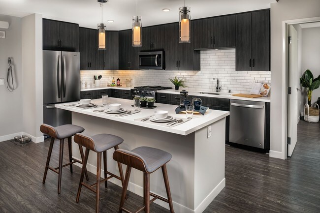 Pierside South apartments — community photo - Pierside South