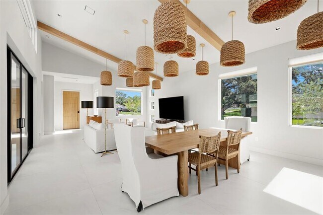 Building Photo - 150 51st St N