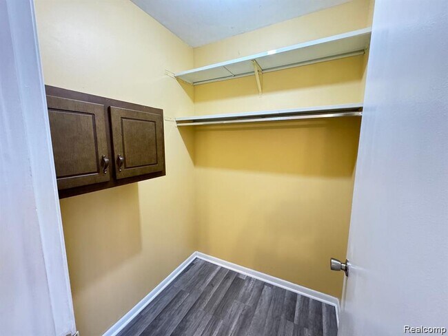 Building Photo - 16880 Edloytom Way