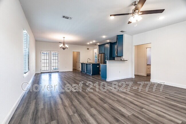 Building Photo - 5707 Midcrown Dr