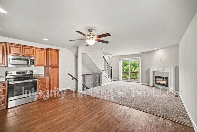 Building Photo - 10510 Clubhouse Dr