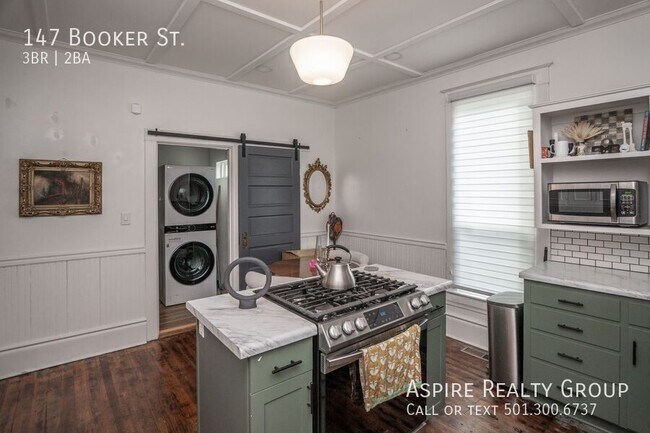 Building Photo - 147 S Booker St