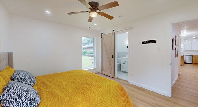 Building Photo - 8515 Mullins Dr