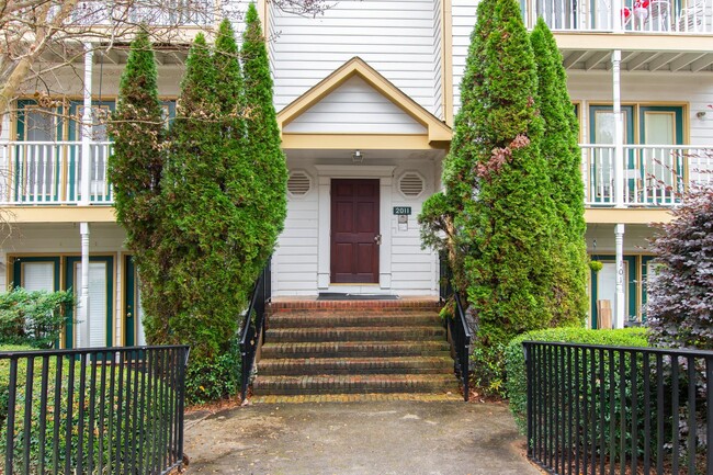 Primary Photo - Charming Condo in Prime Raleigh Location!