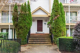 Building Photo - 2011 Quaker Landing