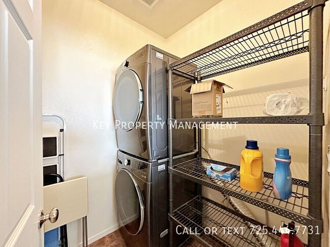 Building Photo - FULLY FURNISHED 1 BEDROOM CONDO IN GATED C...