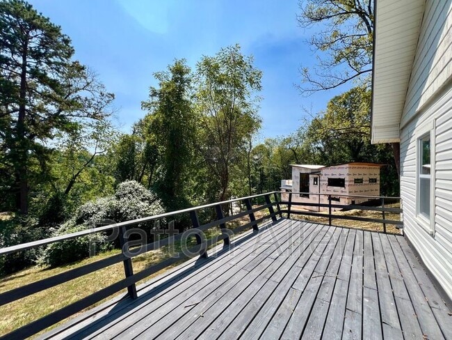 Building Photo - 15 Woodbine Rd