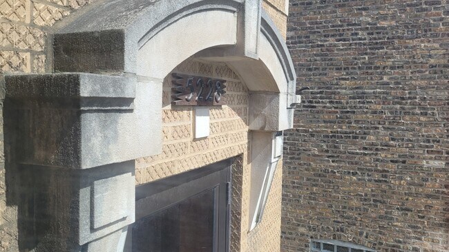 Building Photo - 5228 W Hutchinson St