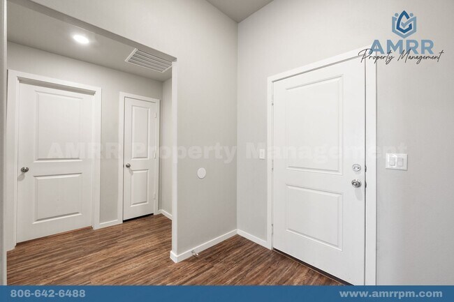 Building Photo - Modern 4-Bedroom Home – Perfect for Growin...