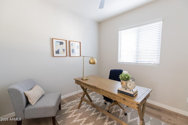 Building Photo - 3726 E Flower St