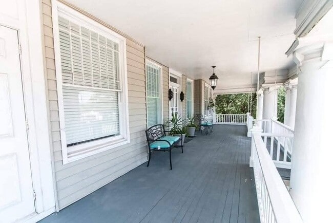 Building Photo - 407 N Moody St