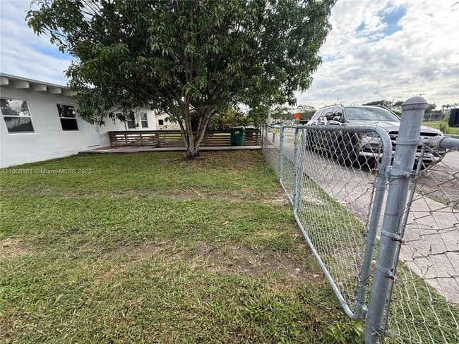 Building Photo - 26741 SW 139th Ave