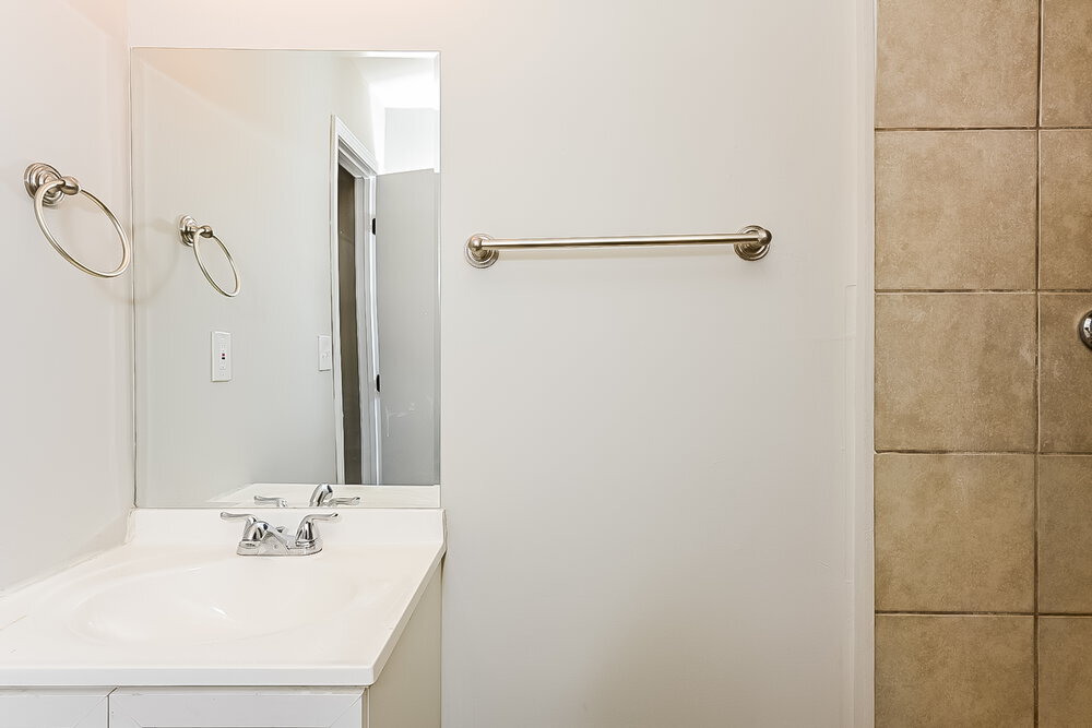 Building Photo - 263 Roxbury Dr