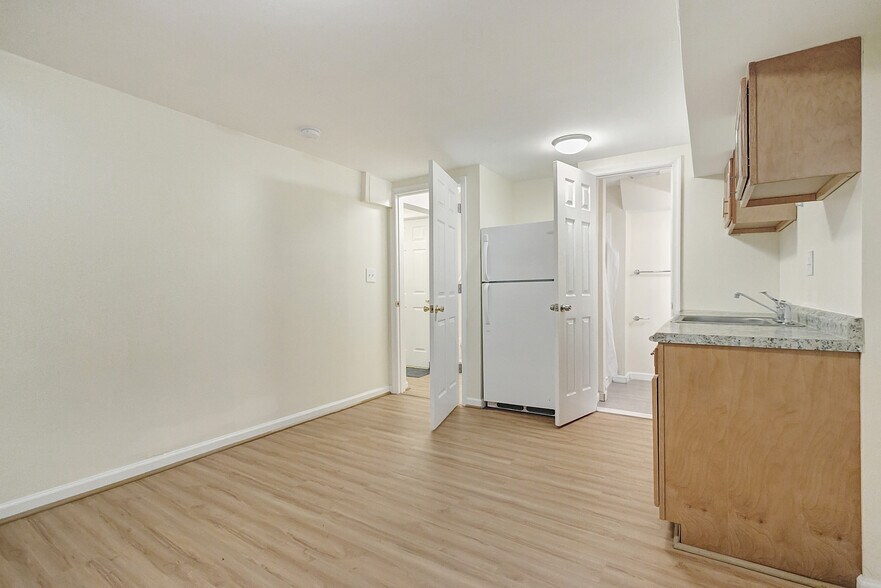 Building Photo - 9085 Autoville Dr