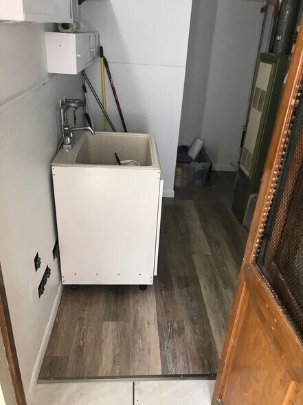 Building Photo - 1250 E 276th St