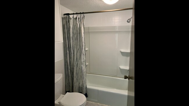 Building Photo - 950 Westbrooke Way