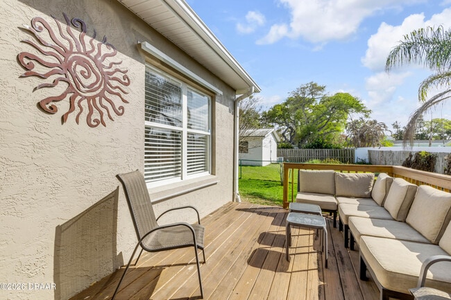 Building Photo - 646 S Pine St