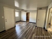 Building Photo - Available now 3-bedroom renovated apartmen...